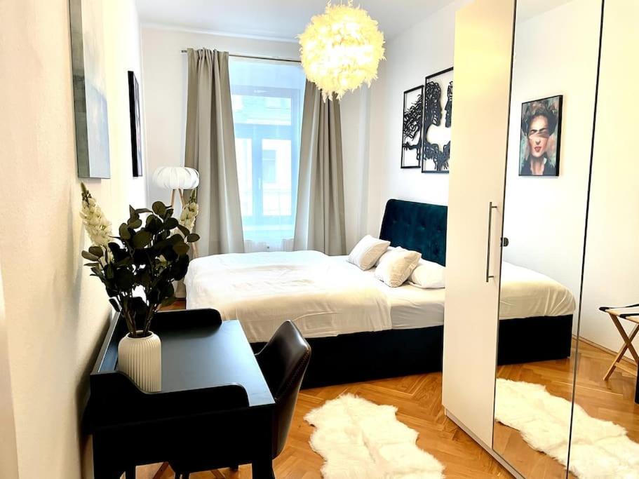 Casarina - Stilvoller Altbau In Zentraler Lage Appartement Dresden Buitenkant foto