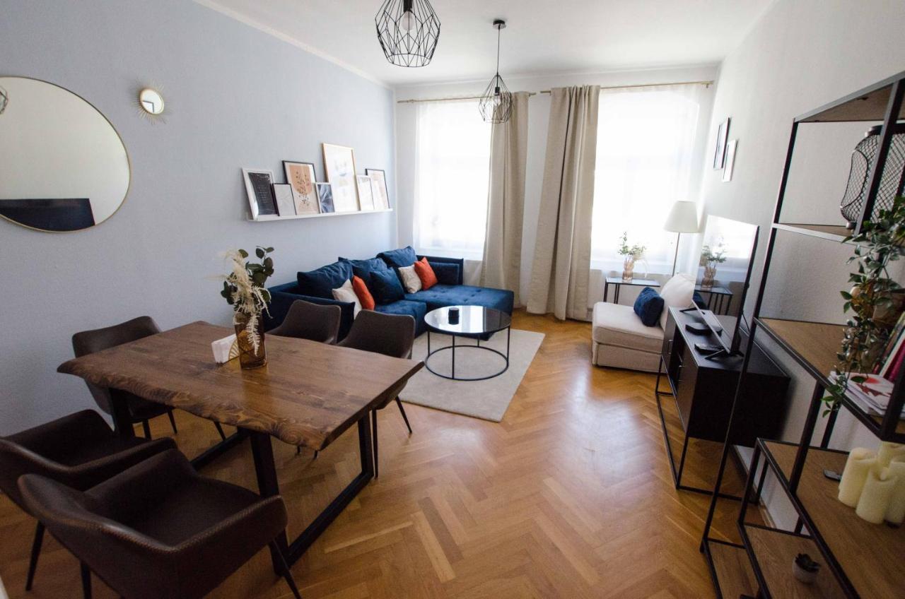 Casarina - Stilvoller Altbau In Zentraler Lage Appartement Dresden Buitenkant foto
