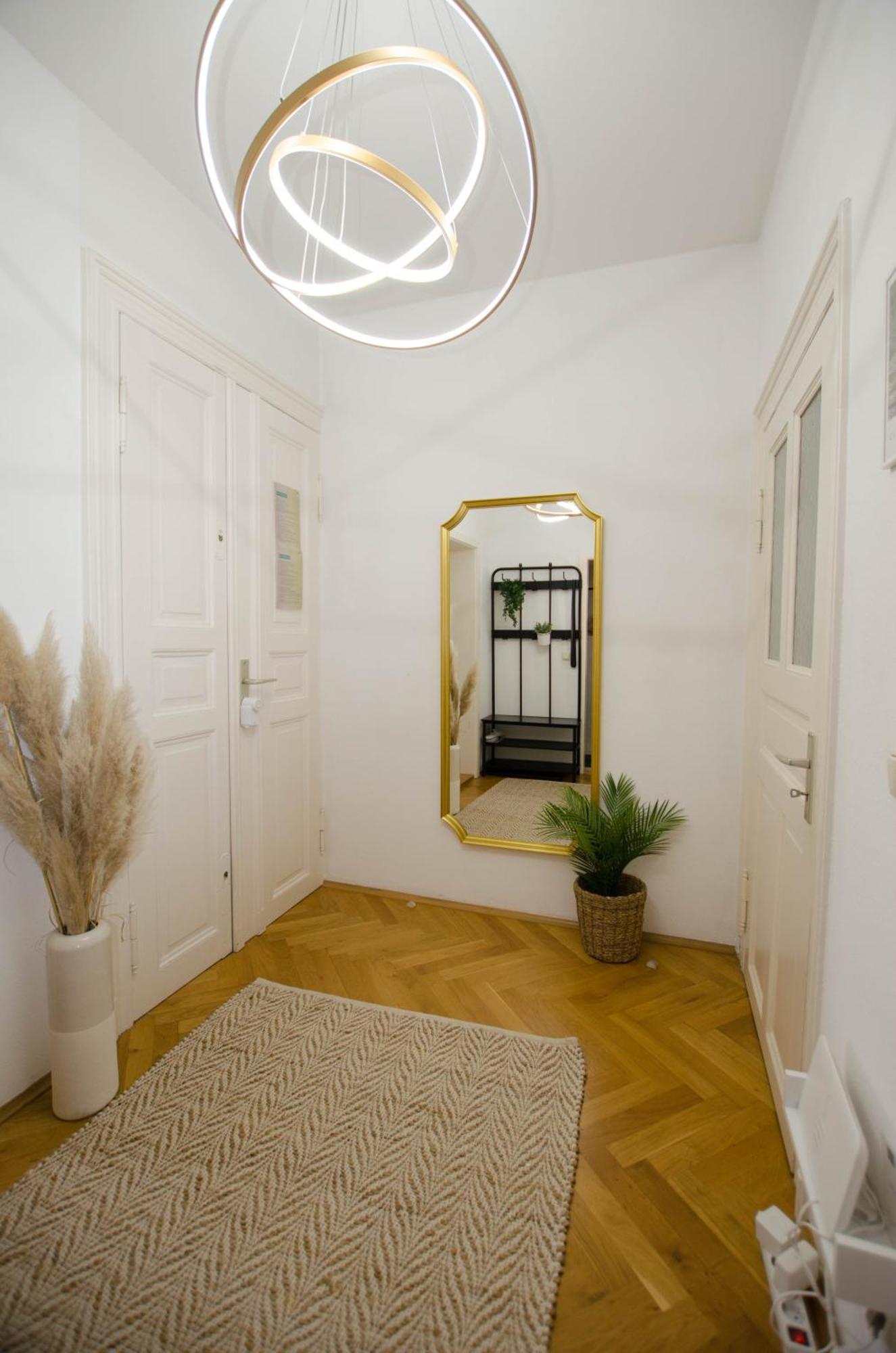 Casarina - Stilvoller Altbau In Zentraler Lage Appartement Dresden Buitenkant foto