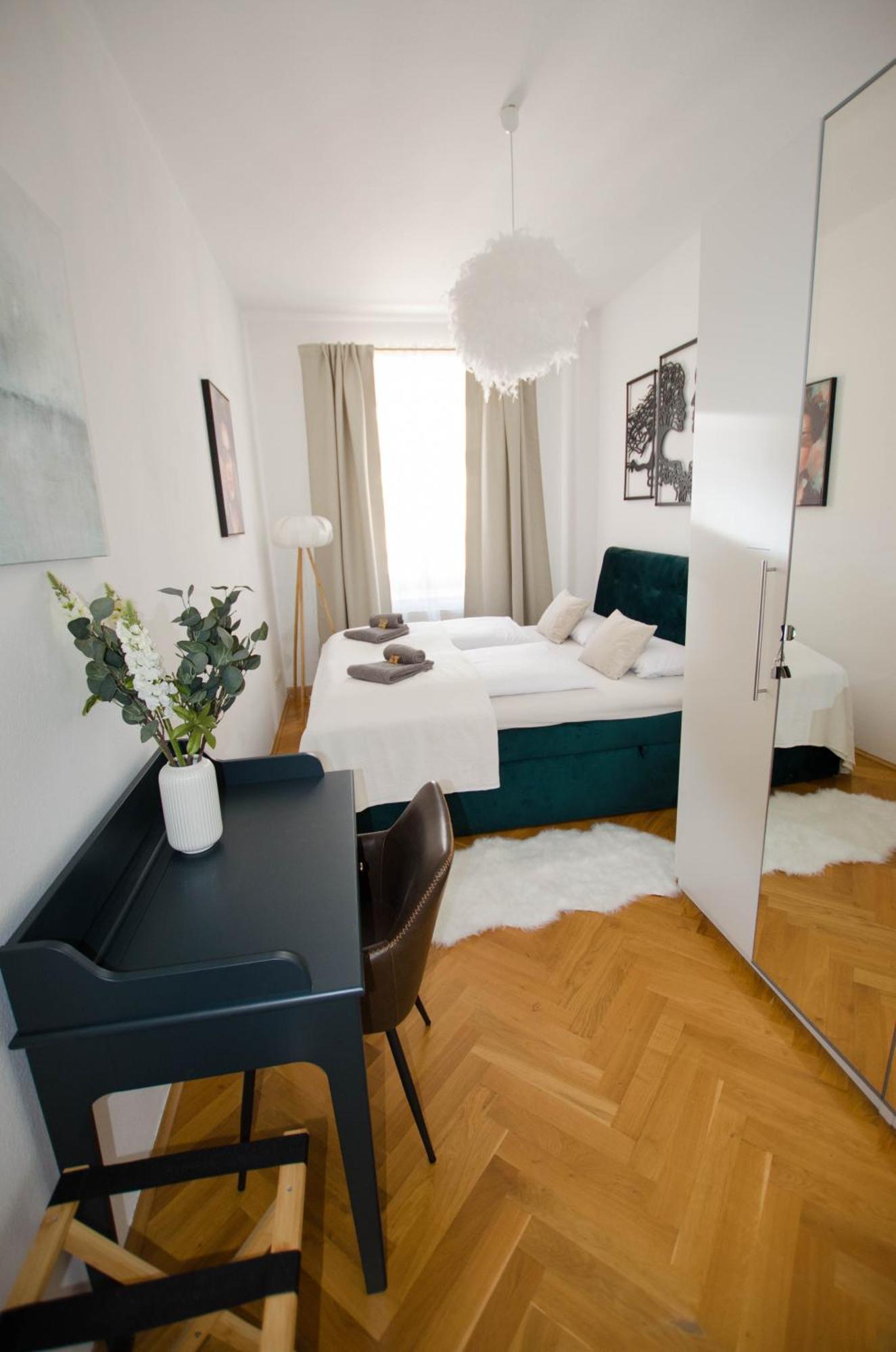Casarina - Stilvoller Altbau In Zentraler Lage Appartement Dresden Buitenkant foto